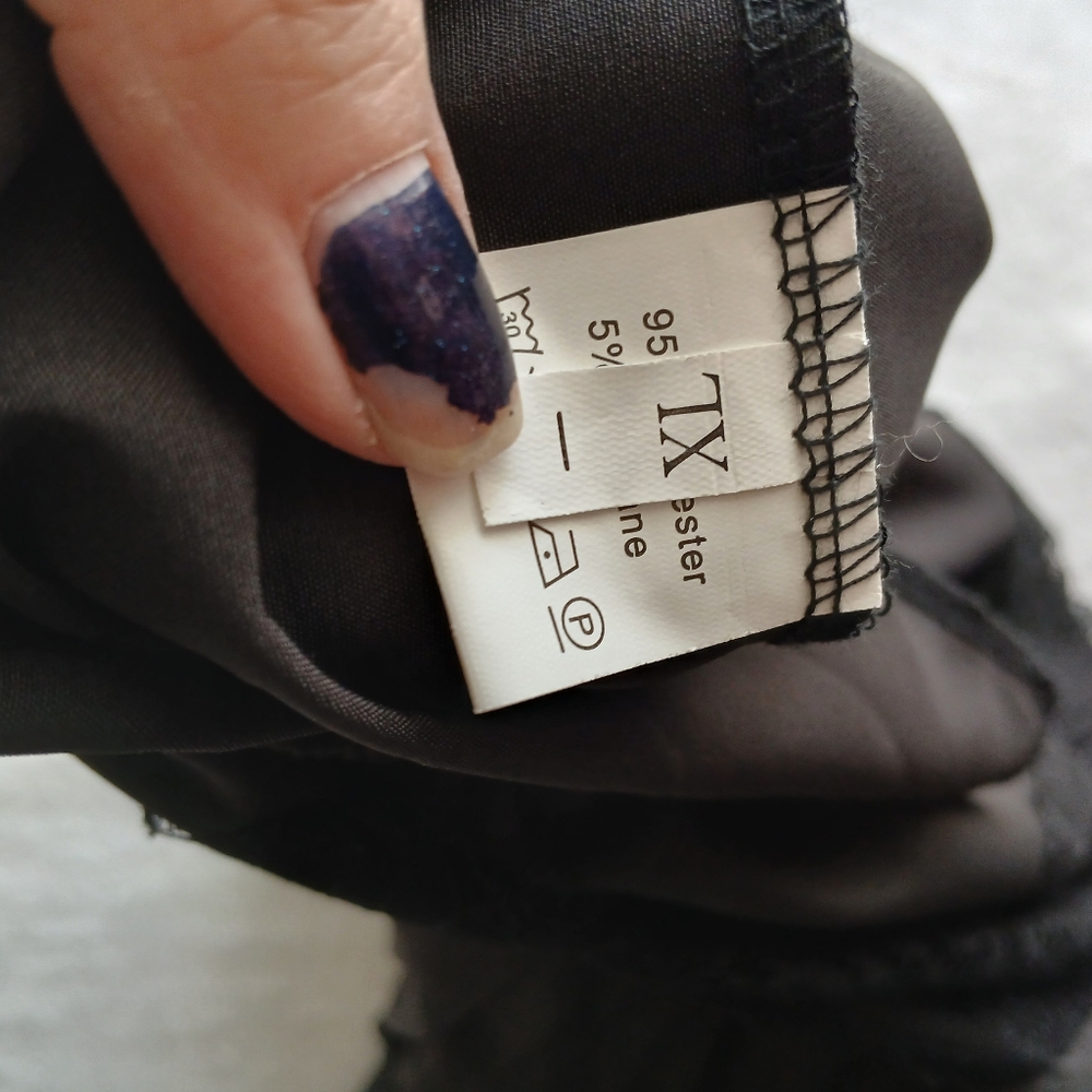 Lace Skirt Size XL - Picture 5 of 7